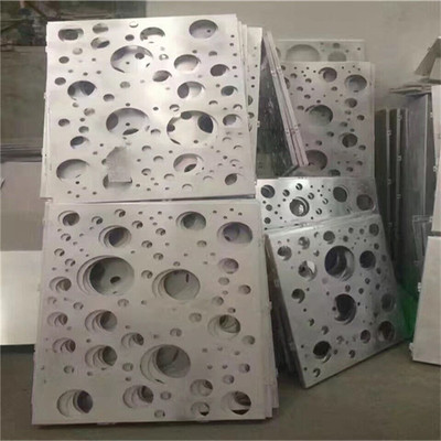 廠家直銷(xiāo)外墻裝飾沖孔鋁單板幕墻 金屬亂孔隔音吸音穿孔鋁板吊頂