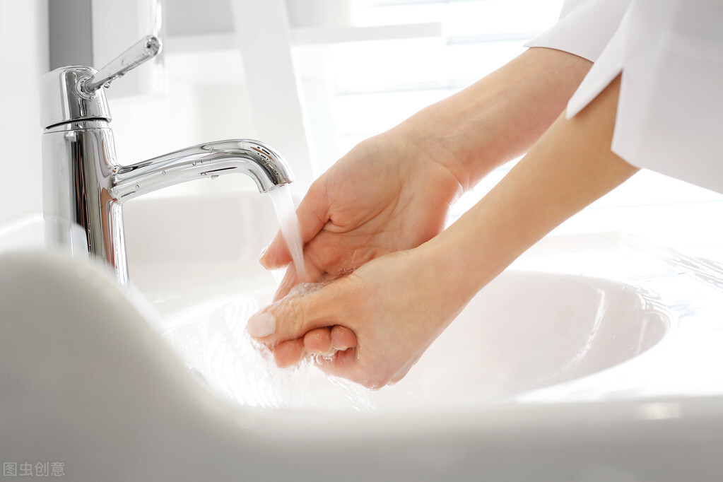 零冷水燃氣熱水器